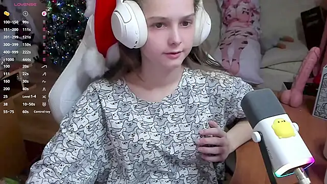 Snapshot of SharybbFace chatting on December 2025 03:16:02 PM SharybbFace online show from December 2025 03:16:02 PM