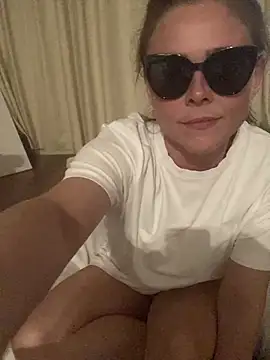 Mia Winters online show from August 2026 11:50:01 PM