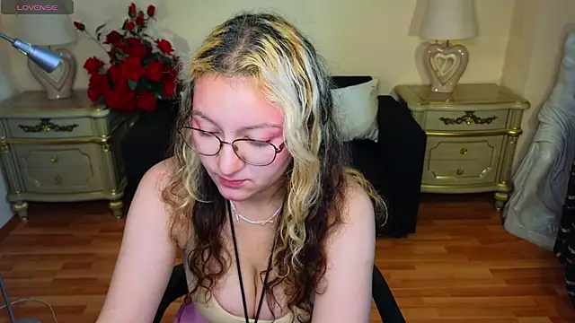 JuicyLullu online show from September 2025 04:14:02 AM