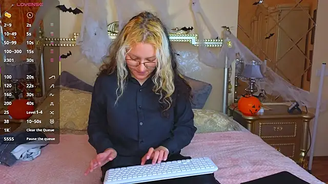 JuicyLullu online show from October 2025 05:52:02 AM