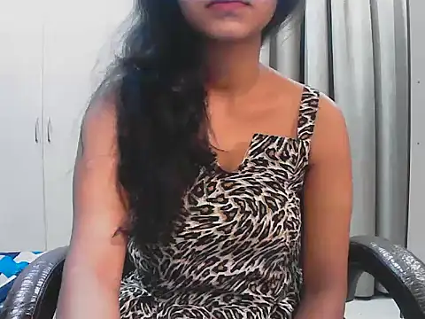 Snapshot of short_girl_ chatting on October 2025 05:08:01 PM short girl  online show from October 2025 05:08:01 PM