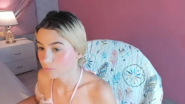 ChloeLaurentt online show from November 2025 02:49:02 PM