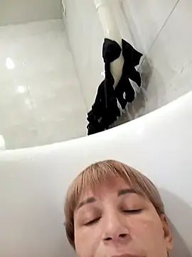 SweetKiss96 online show from September 2025 06:24:01 PM