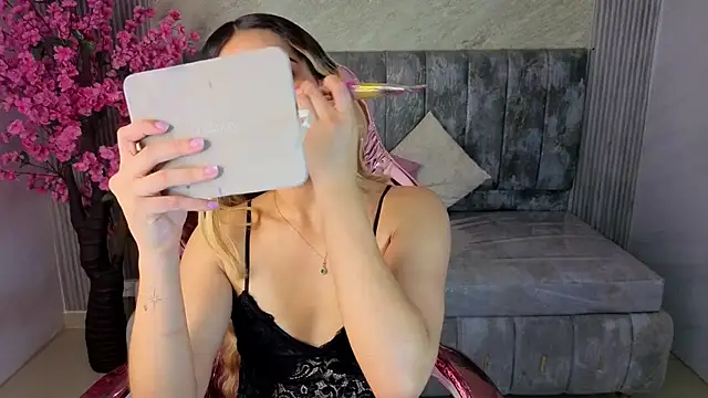 lilith4 s online show from October 2025 10:31:01 PM