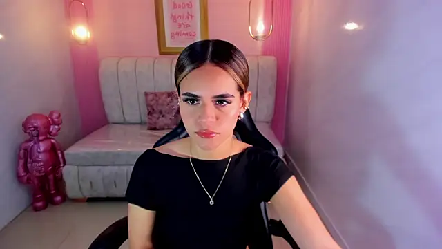 lilith4 s online show from November 2025 08:18:01 PM