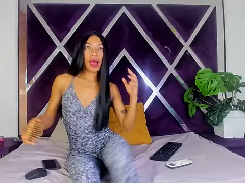 angelkyraasm online show from November 2025 12:55:01 PM