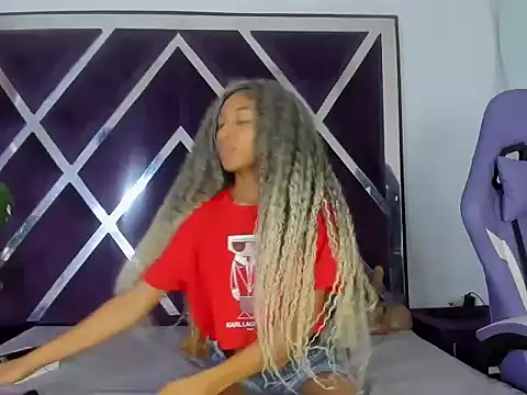 angelkyraasm online show from April 2026 01:15:02 PM