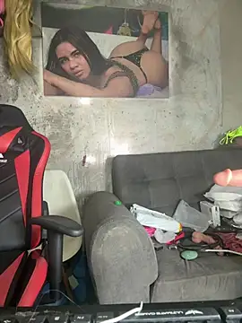 Snapshot of innocenttemplegirl chatting on April 2026 12:43:02 AM innocenttemplegirl online show from April 2026 12:43:02 AM