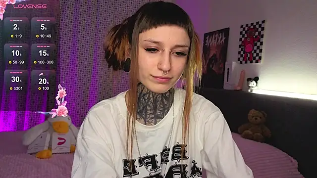 LilithPoison online show from October 2025 06:20:01 PM