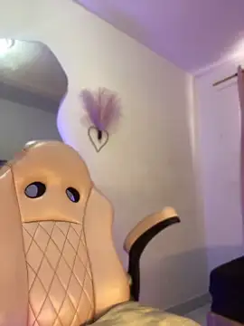 Snapshot of Mia_royal chatting on April 2026 07:15:02 PM Mia royal online show from April 2026 07:15:02 PM