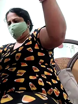 Mmm143 online show from October 2025 09:43:02 AM