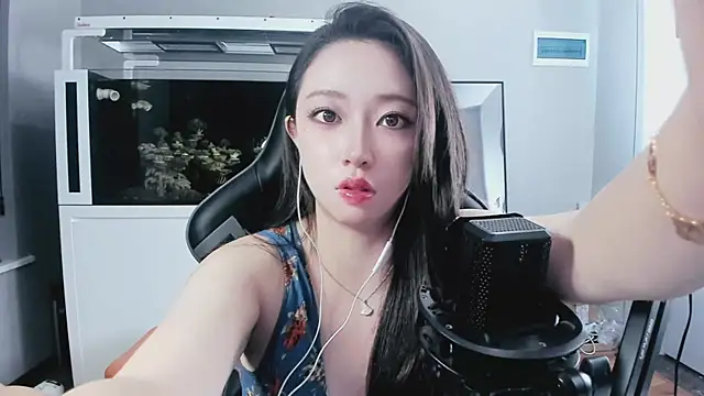 Keke-Bai online show from October 2025 01:20:02 PM