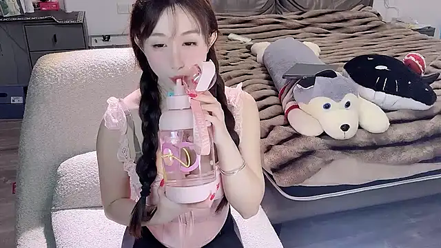 Snapshot of naiyaomeimei chatting on October 2025 01:00:02 PM naiyaomeimei online show from October 2025 01:00:02 PM