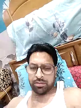 Snapshot of mohsin99272 chatting on October 2025 10:43:02 PM mohsin99272 online show from October 2025 10:43:02 PM