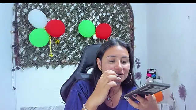 Luna021 1 online show from November 2025 07:26:01 PM