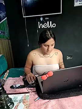 polylove18 online show from November 2025 06:10:02 PM