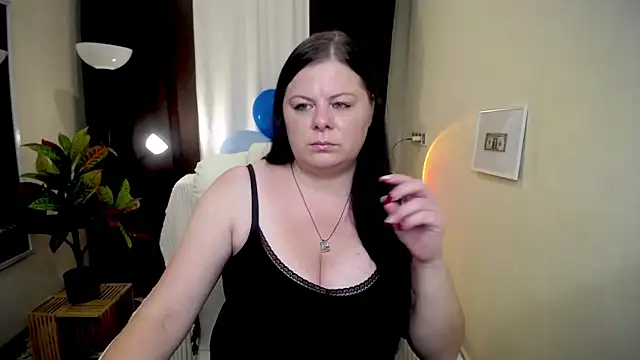 Snapshot of BritneyRaine chatting on October 2025 12:03:01 PM BritneyRaine online show from October 2025 12:03:01 PM