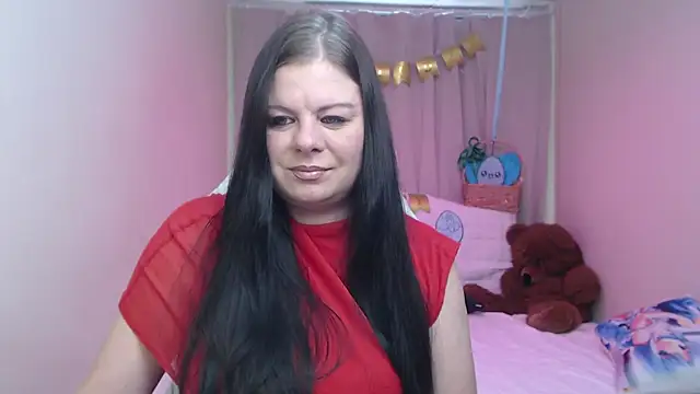 Snapshot of BritneyRaine chatting on April 2026 12:10:01 PM BritneyRaine online show from April 2026 12:10:01 PM