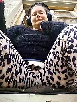 Snapshot of Flacara100 chatting on April 2026 01:34:02 PM Flacara100 online show from April 2026 01:34:02 PM