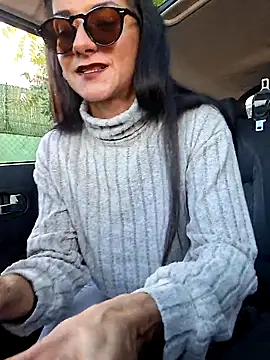 Snapshot of Lauraxxsteen chatting on November 2025 12:16:02 PM Lauraxxsteen online show from November 2025 12:16:02 PM