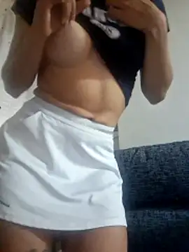 Snapshot of Lauraxxsteen chatting on May 2026 04:01:01 PM Lauraxxsteen online show from May 2026 04:01:01 PM