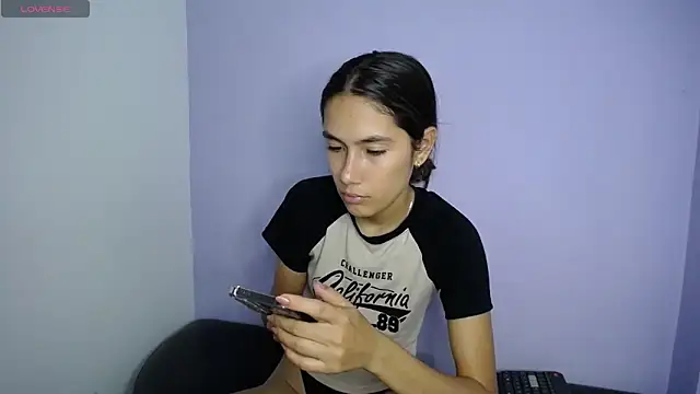Snapshot of Amber_Miiller2 chatting on April 2026 08:54:02 PM Amber Miiller2 online show from April 2026 08:54:02 PM
