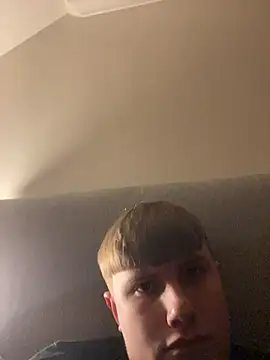 Sammyboy2211 online show from February 2026 06:34:02 PM