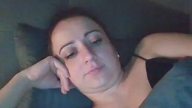 Snapshot of Avylith chatting on October 2025 11:24:02 PM Avylith online show from October 2025 11:24:02 PM