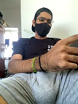 Snapshot of vikranthLong chatting on January 2026 07:00:01 AM vikranthLong online show from January 2026 07:00:01 AM