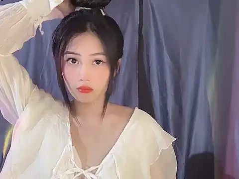 Lyly4757 online show from October 2025 02:49:01 PM