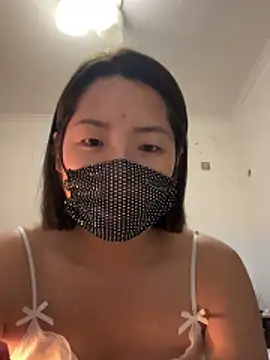 Snapshot of TiNa_wiwi chatting on October 2025 04:35:01 PM TiNa wiwi online show from October 2025 04:35:01 PM