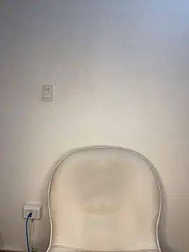 krisstenSantos online show from November 2025 12:39:02 PM