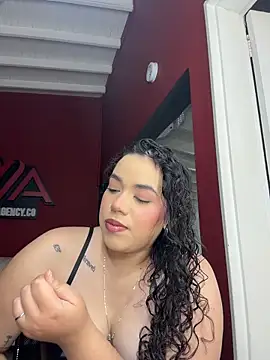 krisstenSantos online show from February 2026 03:19:02 PM