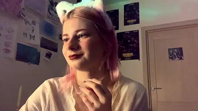 Snapshot of PinkVampire chatting on October 2025 08:06:02 PM PinkVampire online show from October 2025 08:06:02 PM