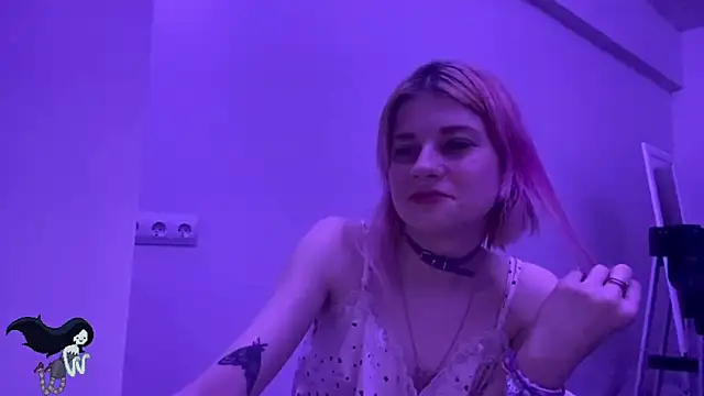 Snapshot of PinkVampire chatting on October 2025 02:29:01 PM PinkVampire online show from October 2025 02:29:01 PM