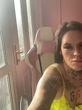 Snapshot of DIRTY_PAISLEY_X chatting on October 2025 01:57:02 PM DIRTY PAISLEY X online show from October 2025 01:57:02 PM