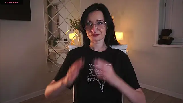 Snapshot of DarcyAspacio chatting on September 2025 11:24:02 AM DarcyAspacio online show from September 2025 11:24:02 AM