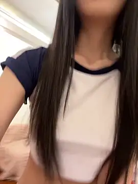 Snapshot of qiqi_x chatting on May 2026 01:49:01 PM qiqi x online show from May 2026 01:49:01 PM
