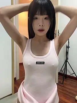 Snapshot of qiqi_x chatting on June 2026 12:33:02 PM qiqi x online show from June 2026 12:33:02 PM
