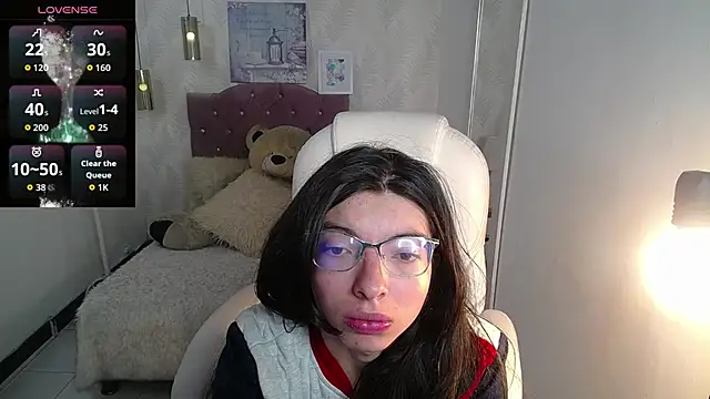 Snapshot of alllyson_ chatting on November 2025 07:46:01 PM alllyson online show from November 2025 07:46:01 PM