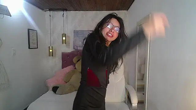 Snapshot of alllyson_ chatting on December 2025 08:07:02 PM alllyson online show from December 2025 08:07:02 PM