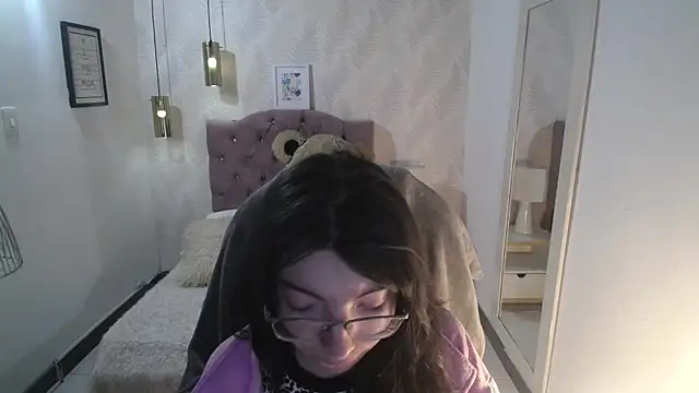 Snapshot of alllyson_ chatting on December 2025 07:53:02 PM alllyson online show from December 2025 07:53:02 PM