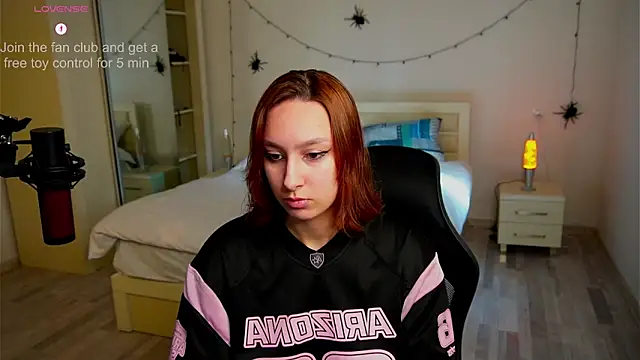 Snapshot of LilyannRosse chatting on October 2025 07:05:02 AM LilyannRosse online show from October 2025 07:05:02 AM