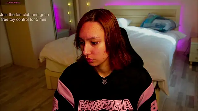 Snapshot of LilyannRosse chatting on October 2025 07:03:02 AM LilyannRosse online show from October 2025 07:03:02 AM