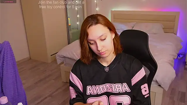 Snapshot of LilyannRosse chatting on October 2025 07:09:02 AM LilyannRosse online show from October 2025 07:09:02 AM