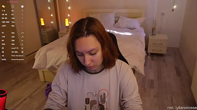 Snapshot of LilyannRosse chatting on November 2025 07:14:01 AM LilyannRosse online show from November 2025 07:14:01 AM