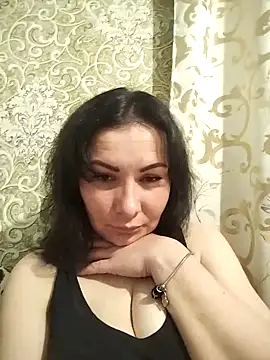 Snapshot of Mia24Blove chatting on April 2026 07:00:01 PM Mia24Blove online show from April 2026 07:00:01 PM