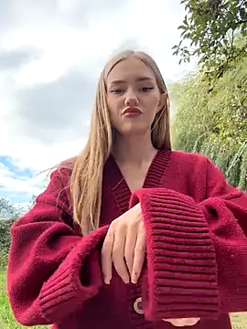 MilaMoone online show from October 2025 10:22:02 AM