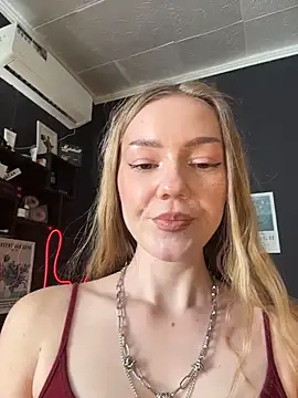 MilaMoone online show from March 2026 10:21:01 AM