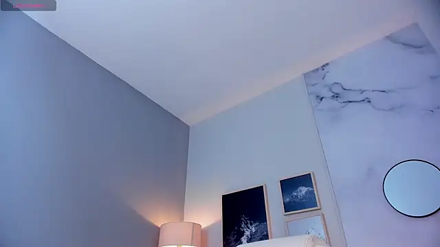 Tiffany Low online show from November 2025 03:01:02 PM